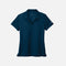 Polo à manches courtes pour femme Nike, modèle Sanmar, couleur marine, tissu léger, porté sur mannequin.