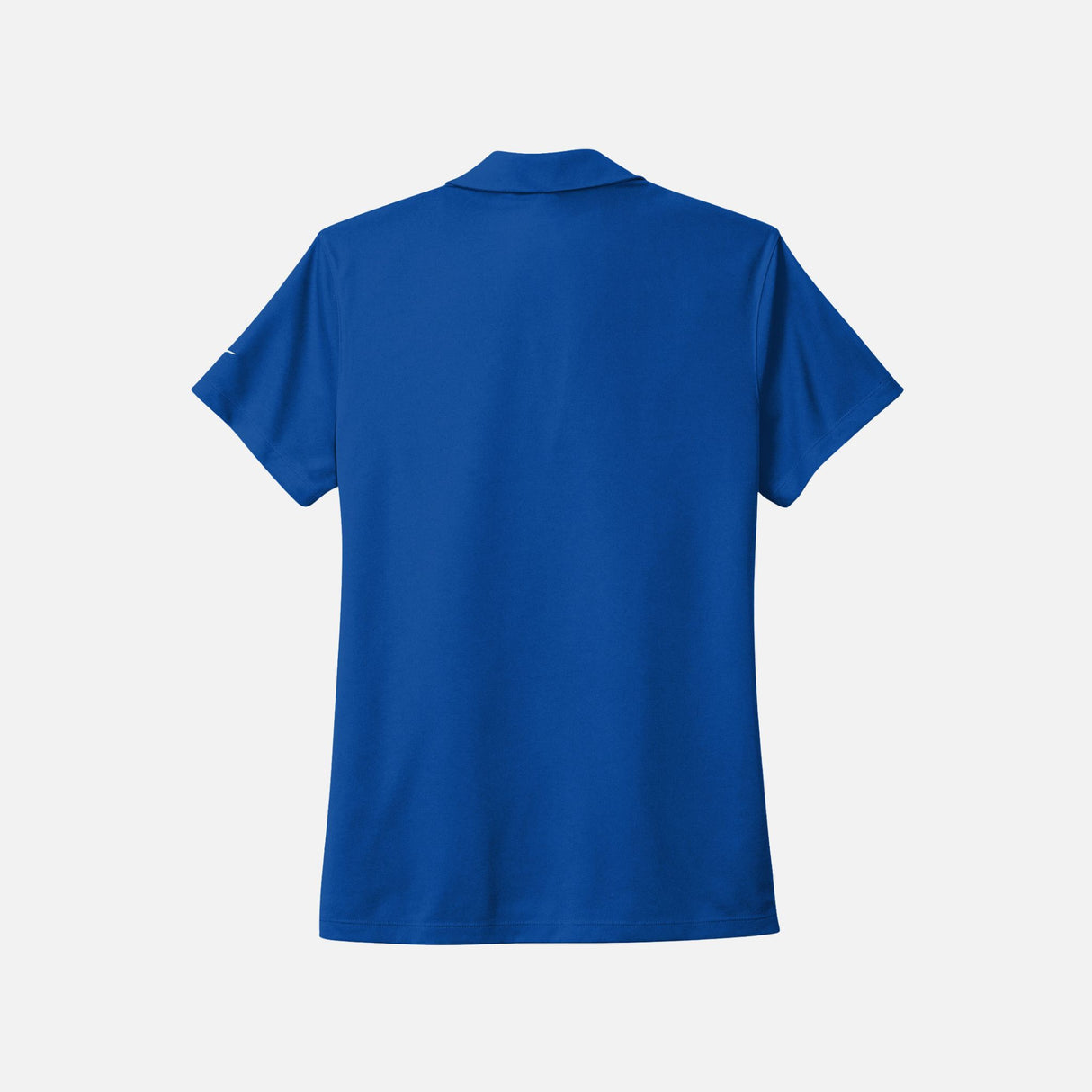 Polo à manches courtes pour femme Nike, modèle Sanmar, couleur bleu royal, tissu léger, porté sur mannequin.