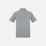 Polo à manches courtes pour homme Biz P706MS en gris argenté, vêtement de style décontracté, porté sur mannequin.