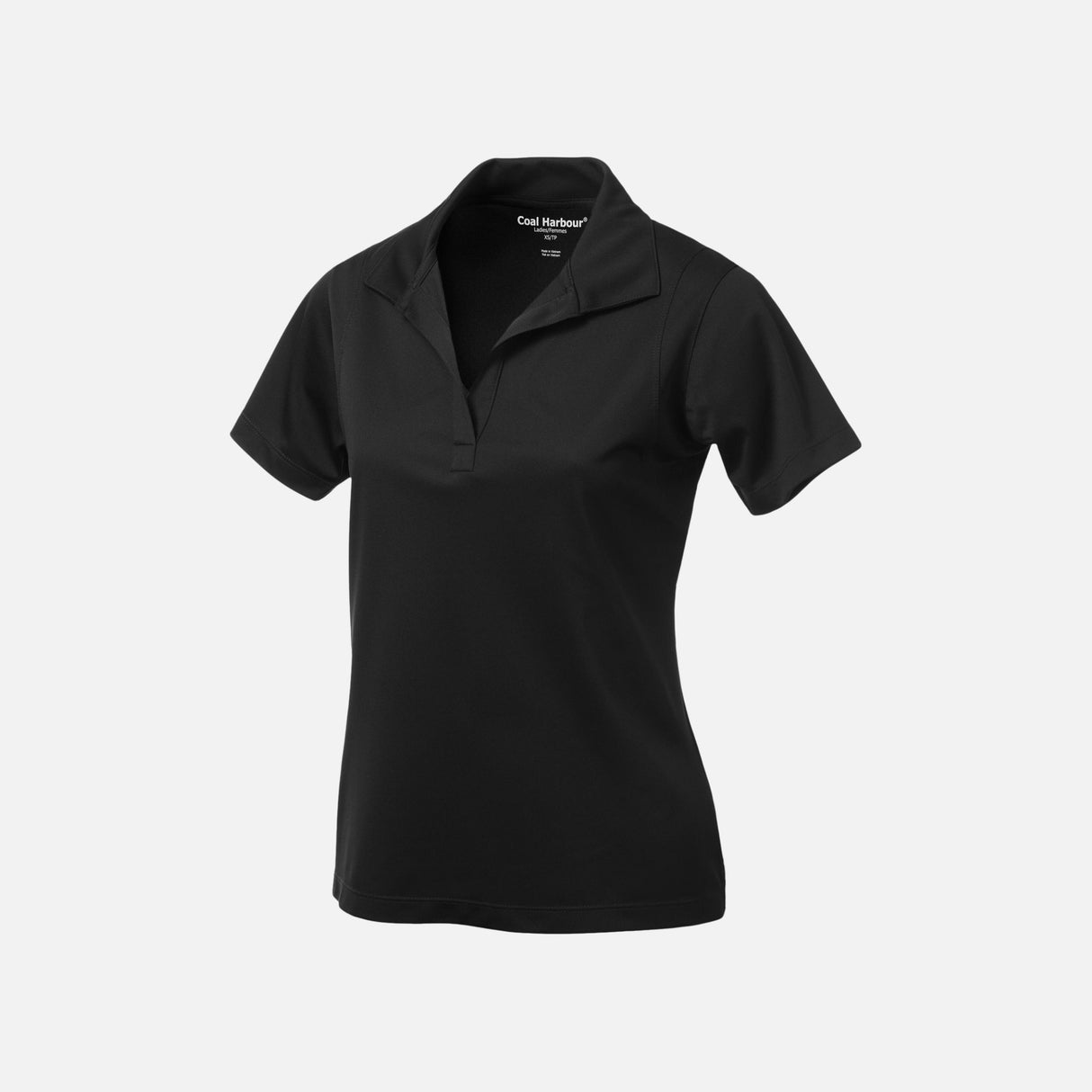 Polo à manches courtes pour femme Coal Harbour noir, vêtement de style décontracté et élégant, porté sur un mannequin.