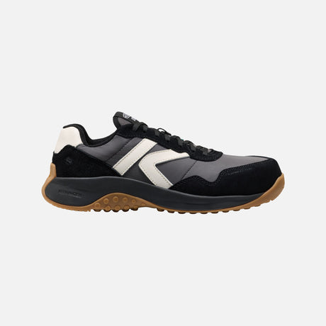Souliers de travail Keen noirs, imperméables et confortables, avec semelle robuste pour un usage professionnel.