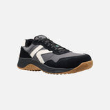 Souliers de travail Keen noirs imperméables et confortables, en cuir robuste pour un usage professionnel.