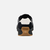 Souliers de travail Keen noirs, imperméables et confortables, avec semelle robuste pour sécurité et durabilité.