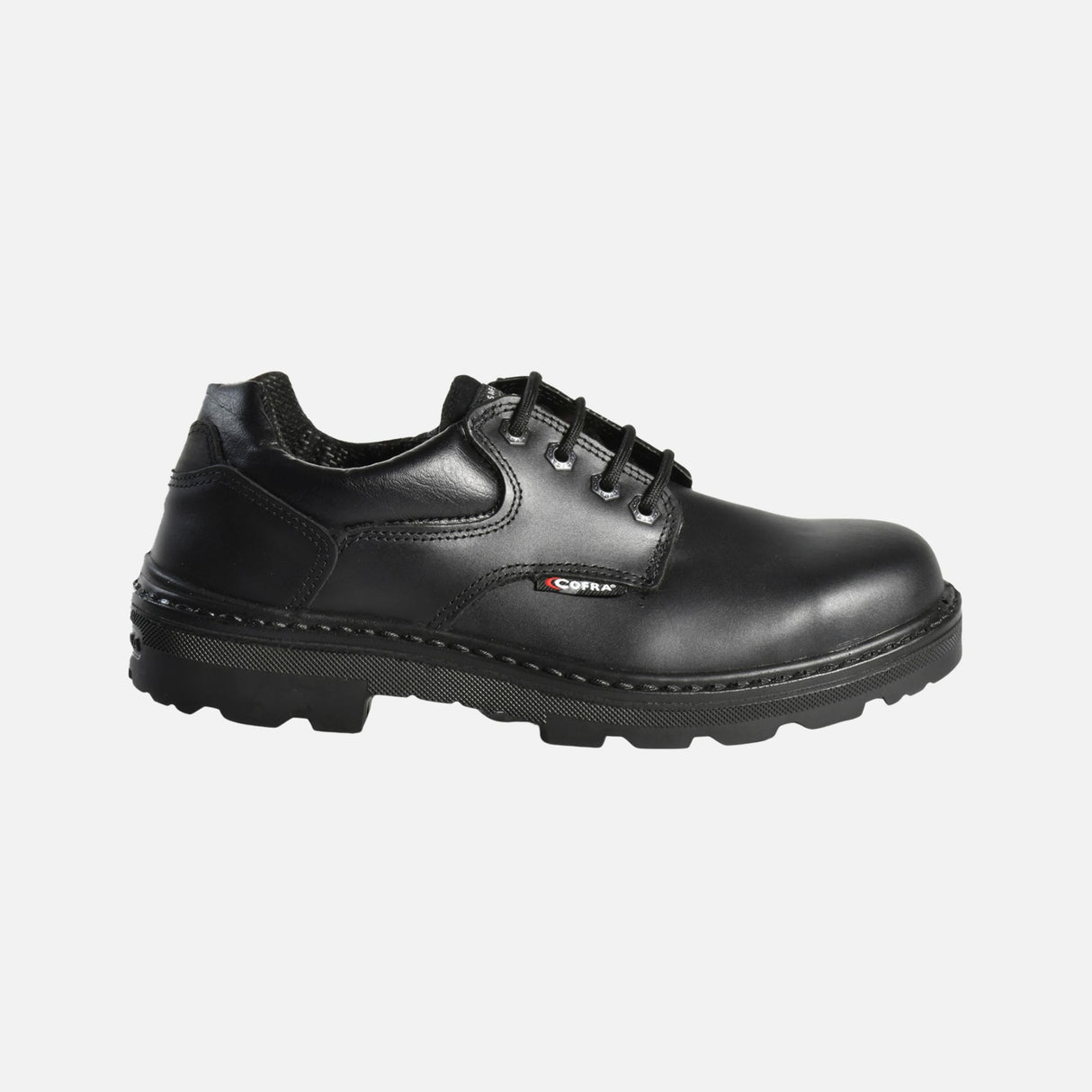 Souliers de travail en cuir noir Cofra, souliers robustes offrant confort et protection pour un usage quotidien.