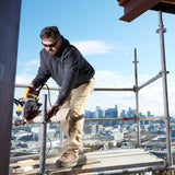 Sweat-a-capuche-Carharrt-K121-noir-lifestyle-2