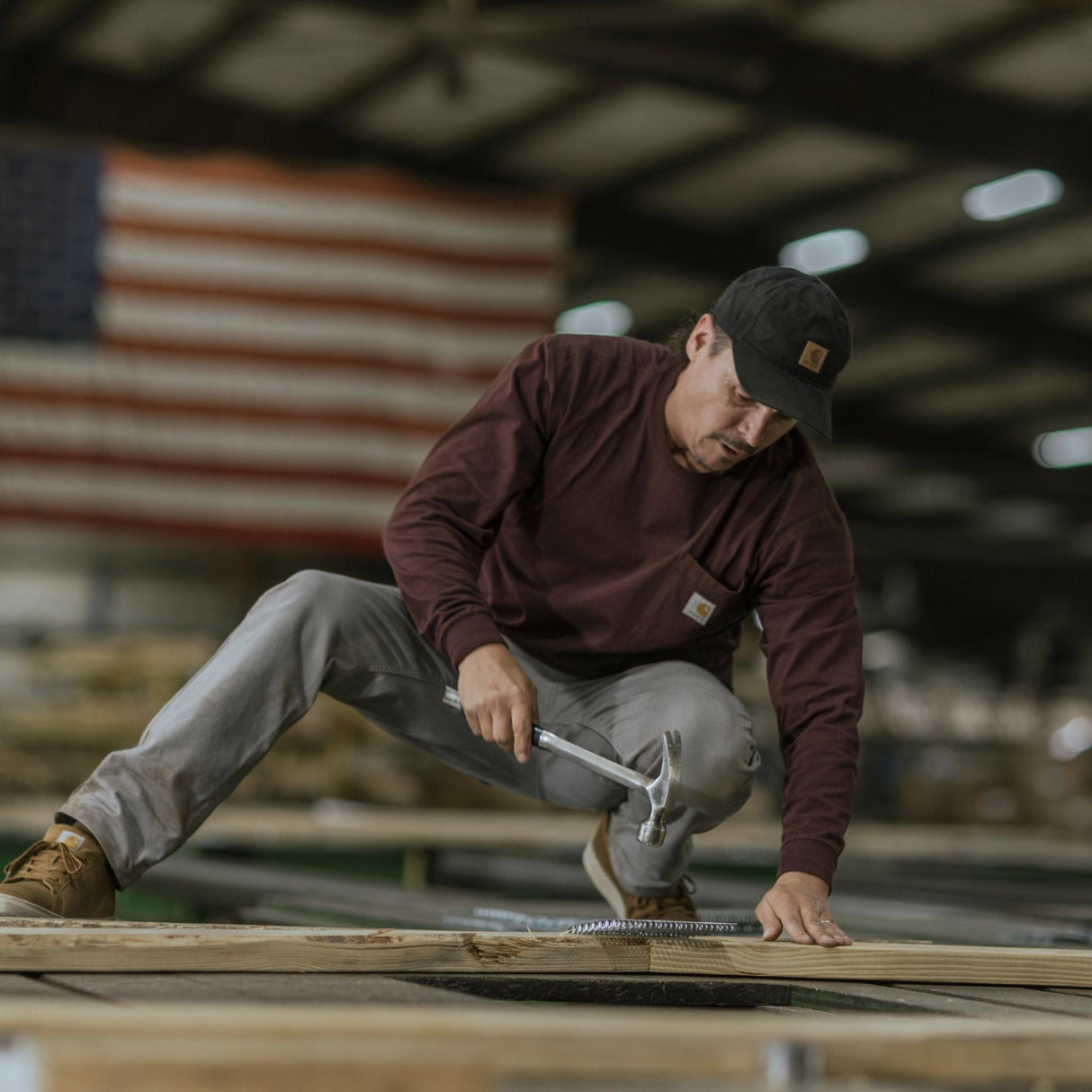 T-shirt-a-manches-longues-Carharrt-K126-B86-lifestyle-1