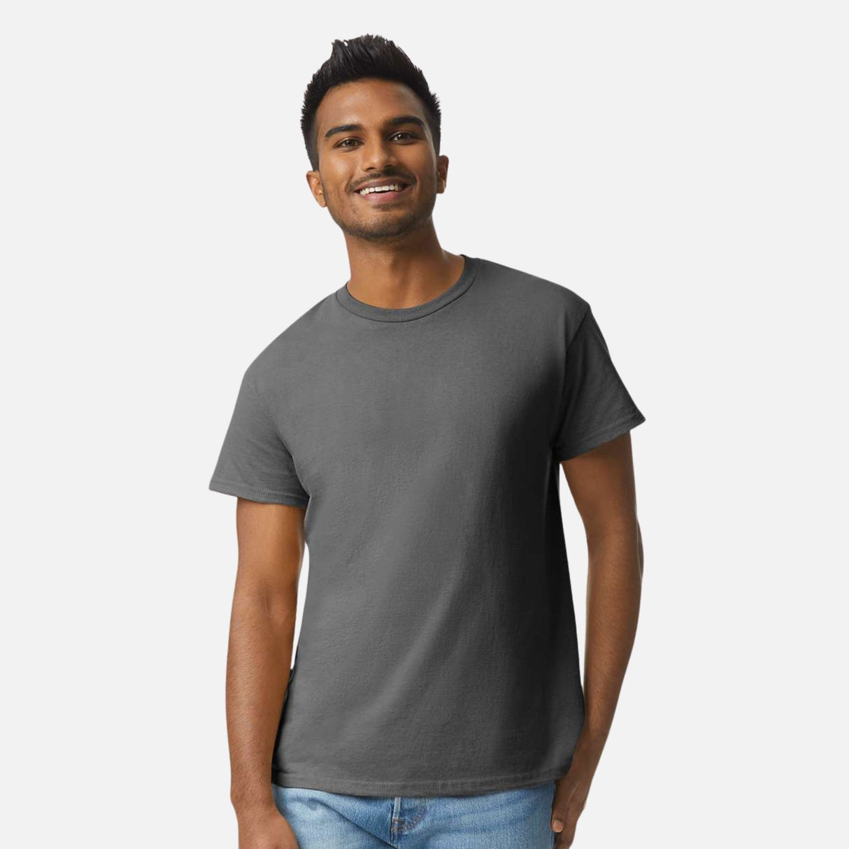 T-shirt en coton prérétréci Gildan 2000, manches courtes, unisexe, couleur charbon, tissu durable et tenue classique.
