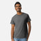 T-shirt en coton prérétréci Gildan 2000, manches courtes, unisexe, couleur charbon, tissu durable et tenue classique.