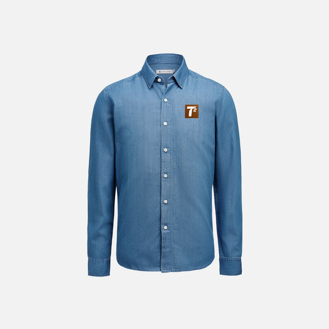 Chemise à manches longues pour homme James Harvest Sayville, tissu bleu clair avec col classique, détails de boutons élégants.