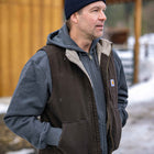 Veste-sans-manche-Carharrt-104277-brun-lifestyle-1