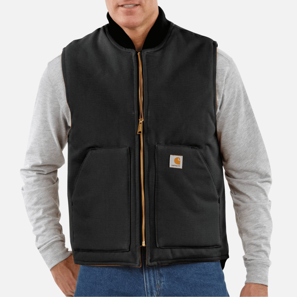 Veste-sans-manche-Carhartt-106676-noir-devant-mannequin