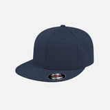 Casquette de sport perforée DML Creation marine, accessoires pour activité physique, vue de face avec logo visible.